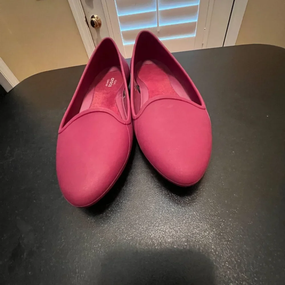 Crocs eve pointed toe rubber ballet flat  size 7 purple